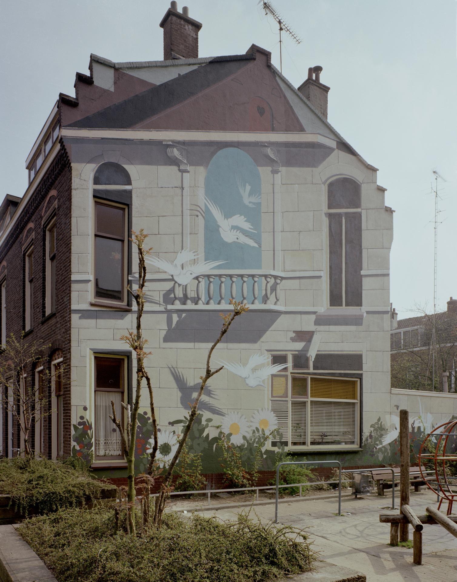 muurschildering Het balkon in 1979
